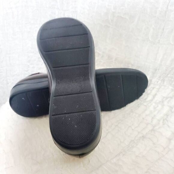 Easy Street Brown Slip-on Shoes Size 11W - Picture 5 of 6